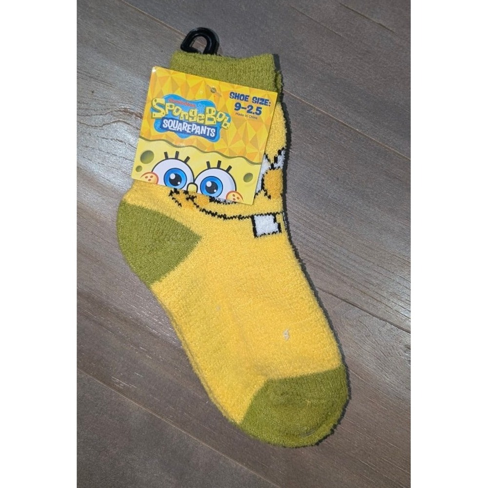 SpongeBob SquarePants Kids Fuzzy Cozy Socks Shoe Size 9-2.5 NWT